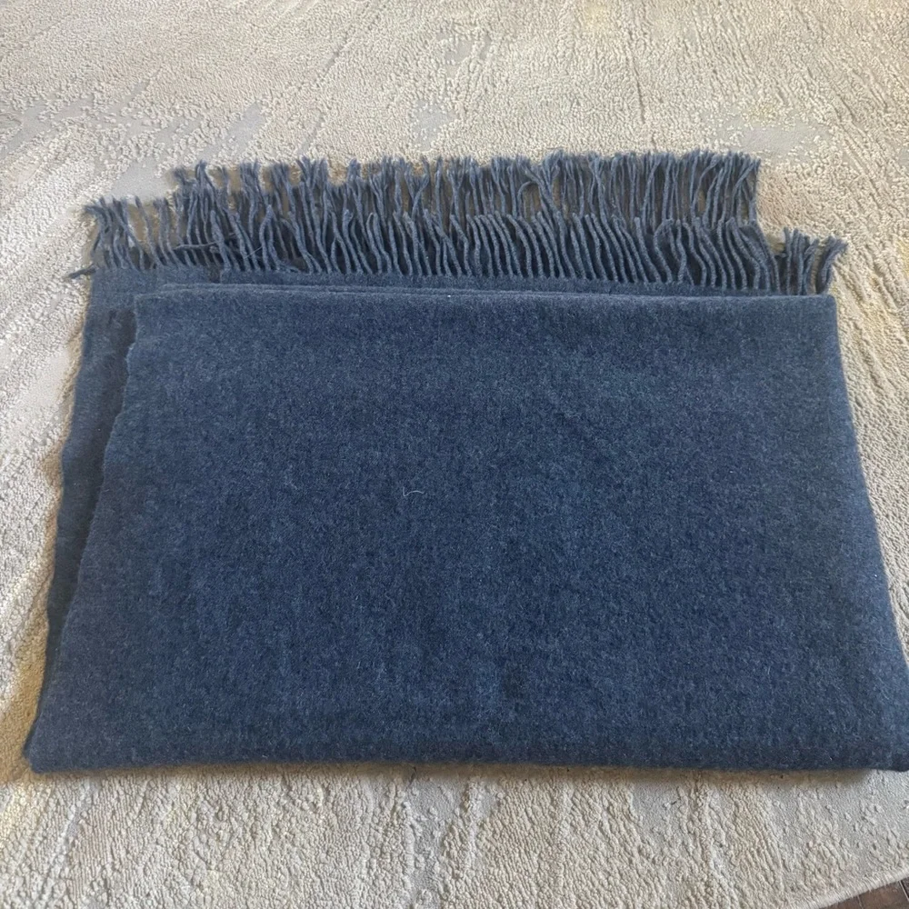 Restoration Hardware 100% CASHMERE Throw Blue fringe